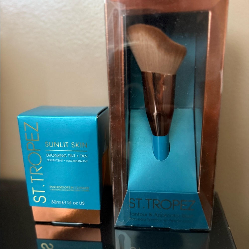 St. Tropez Sunlit Skin Bronzing Tint with Brush - Blue and Bronze